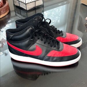 Nike Men's Black and Red High-Top Sneakers